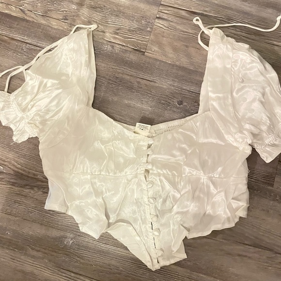 Satin Poka Dot White Crop Top - Tie back - Picture 3 of 5